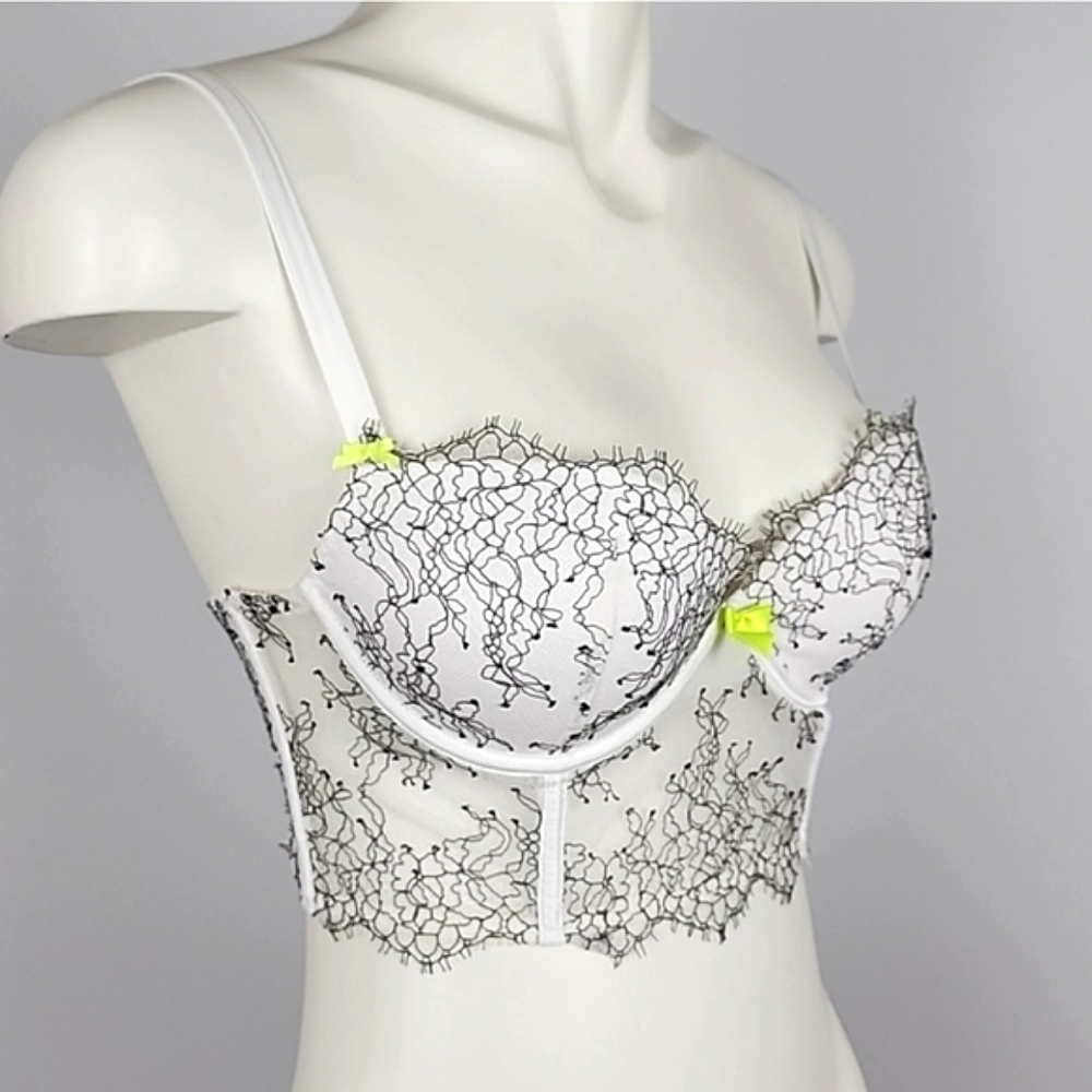 Victoria's Secret Very Sexy Women's Demi Buste Cream Black Lace Push Up 32D